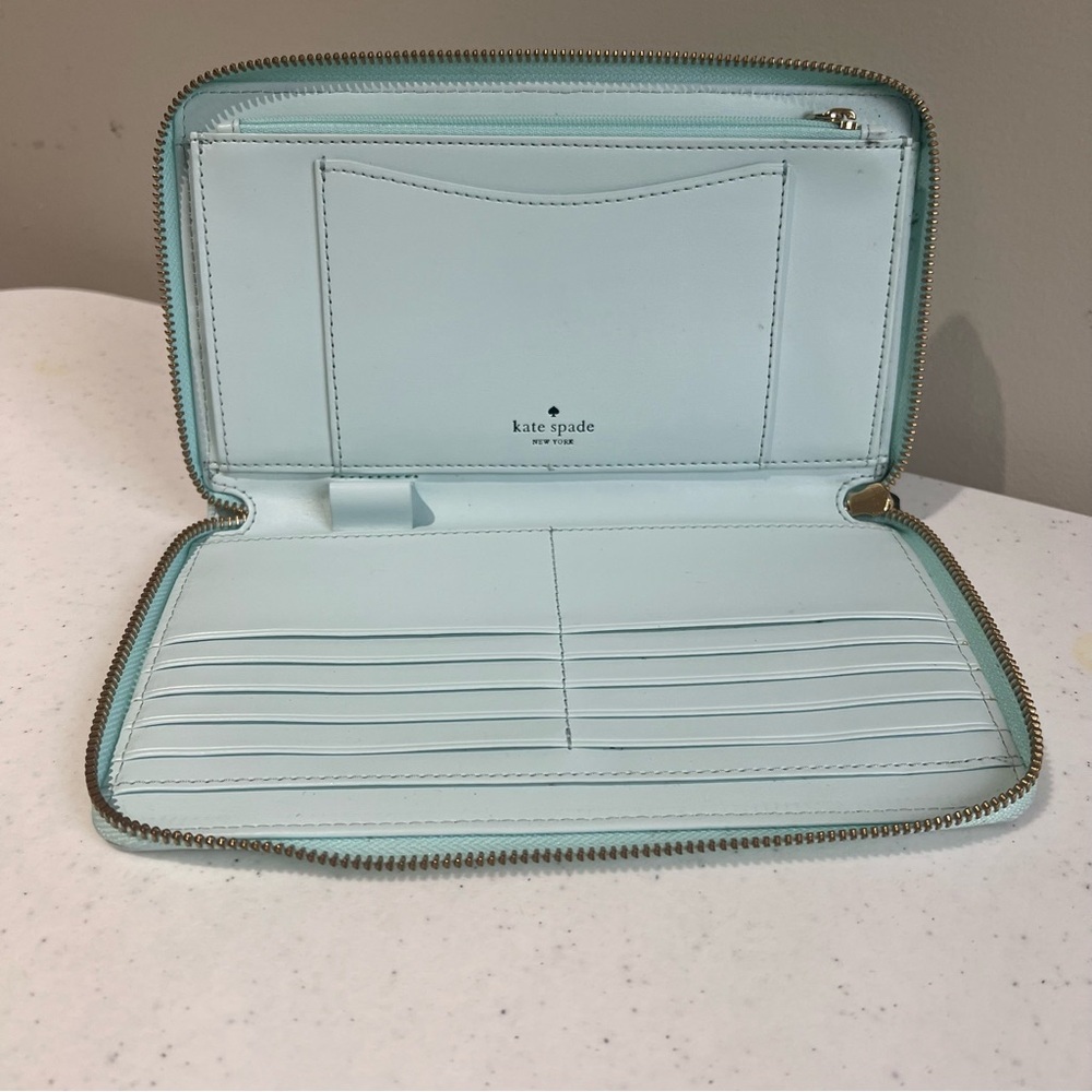 Kate Spade Graphic New Horizons Out Of Office Kaden Aqua Wallet. - Picture 3 of 9